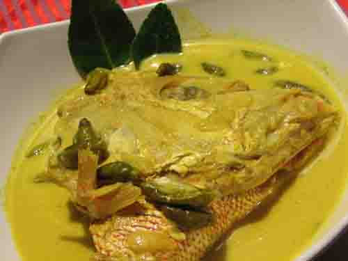 Nikmatnya Ikan Salmon Bumbu Kuning Ala Indofood
