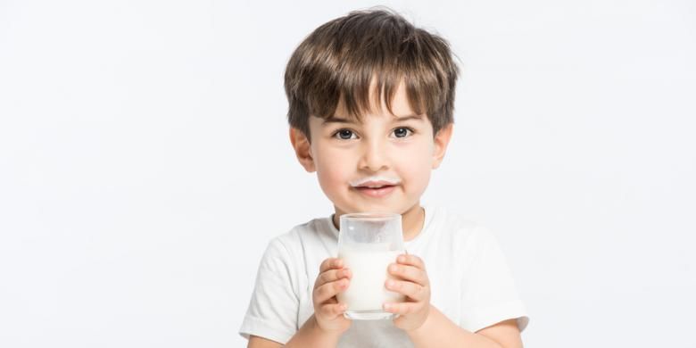 Pentingnya Memilih Susu Untuk Tumbuh Tinggi Anak