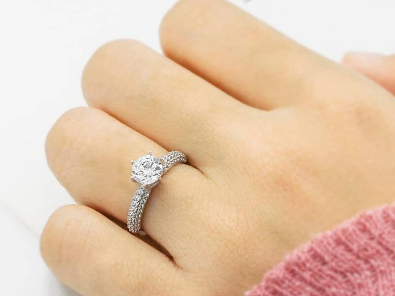 4 Kelebihan Cincin Berlian Asli Solitaire Untuk Pernikahan