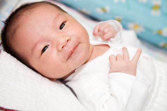 Stimulasi Perkembangan Bayi 2 Bulan Untuk Pertumbuhan yang Lebih Optimal