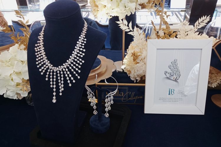 Tampil Elegan dengan Liontin Emas Terbaru Desain Solitaire Diamond